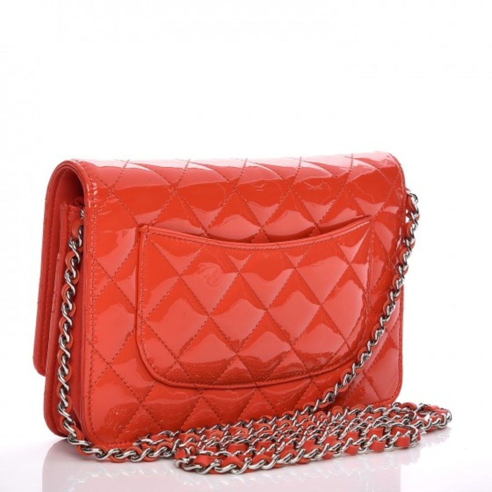 CHANEL Patent Quilted Wallet On Chain WOC Red - Picture 3 of 8